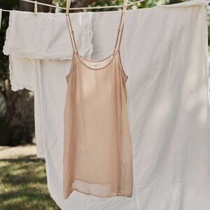Doen Short Scoop Neck Slip in Conch / Nude